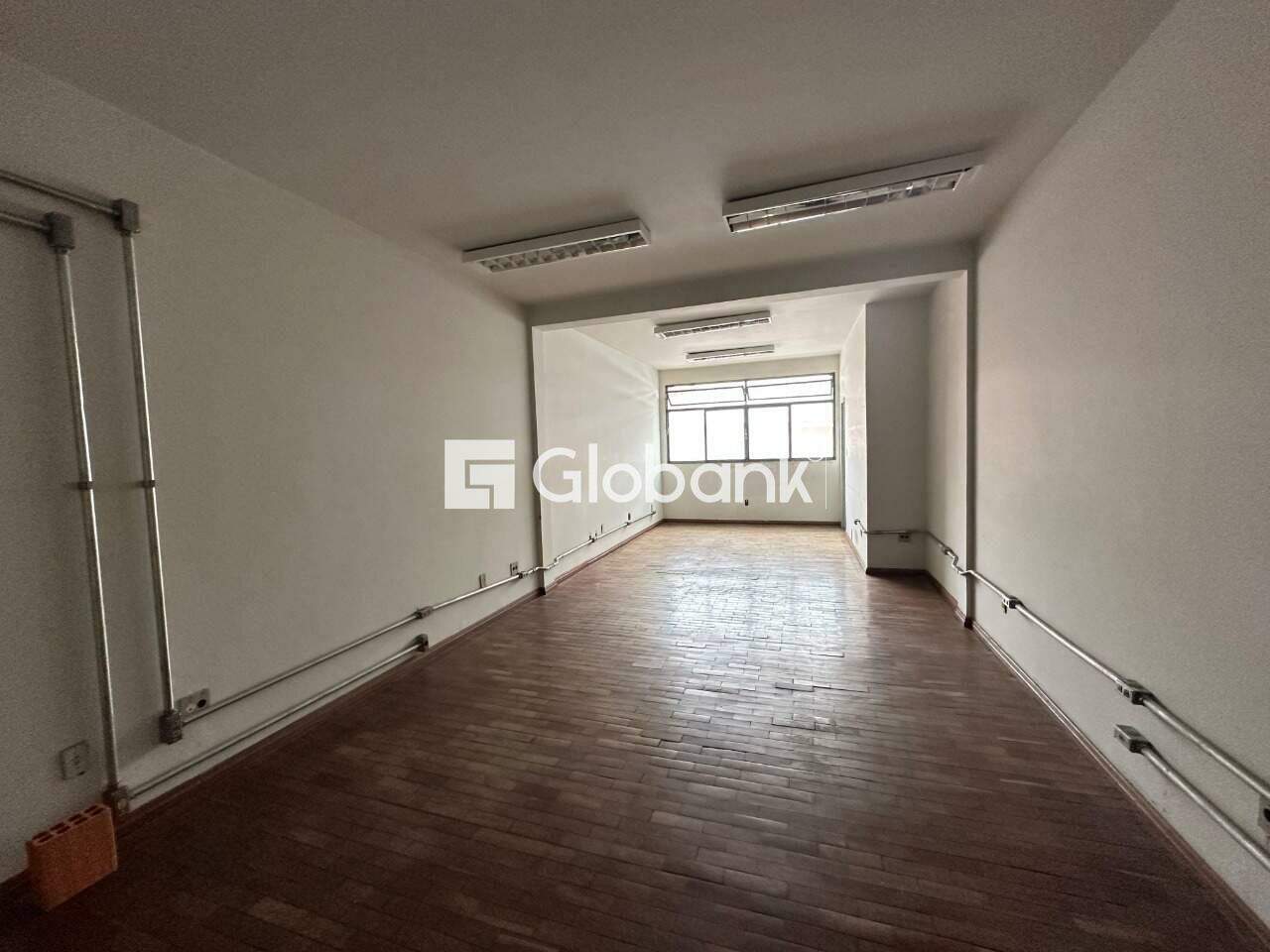 Sala comercial para aluguel Centro 37,96m² Montes Claros MG: Sala