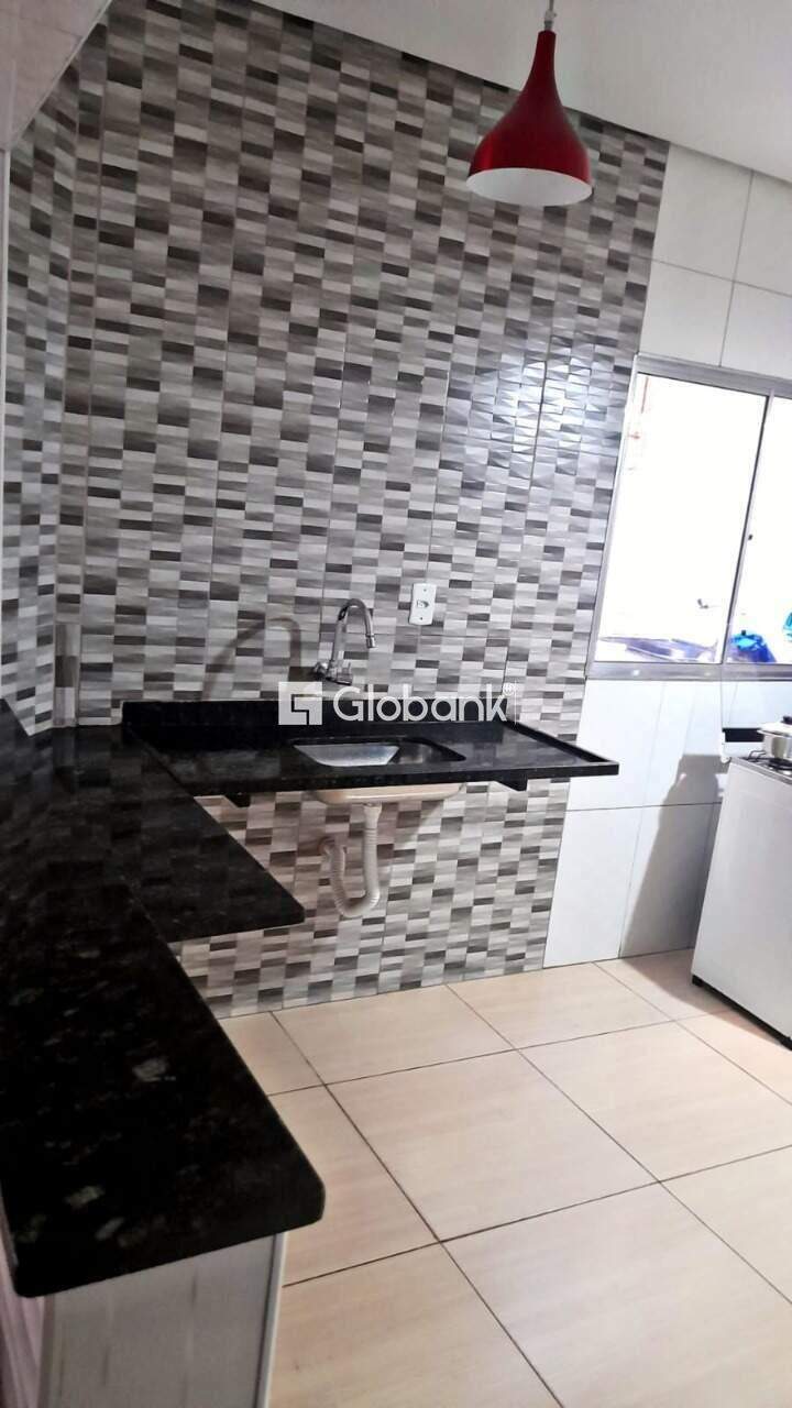 Casa 2 quartos à venda Dona Gregória 60m² Montes Claros MG: COZINHA