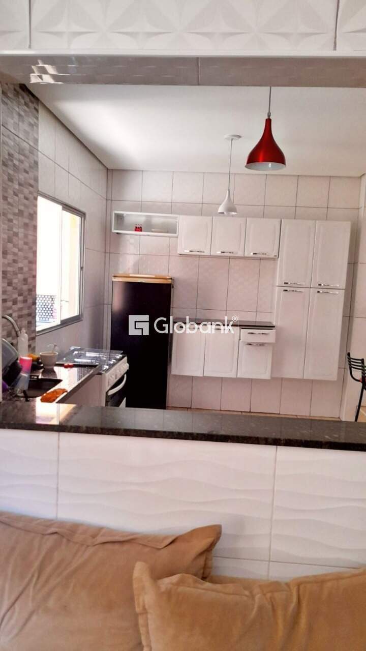 Casa 2 quartos à venda Dona Gregória 60m² Montes Claros MG: