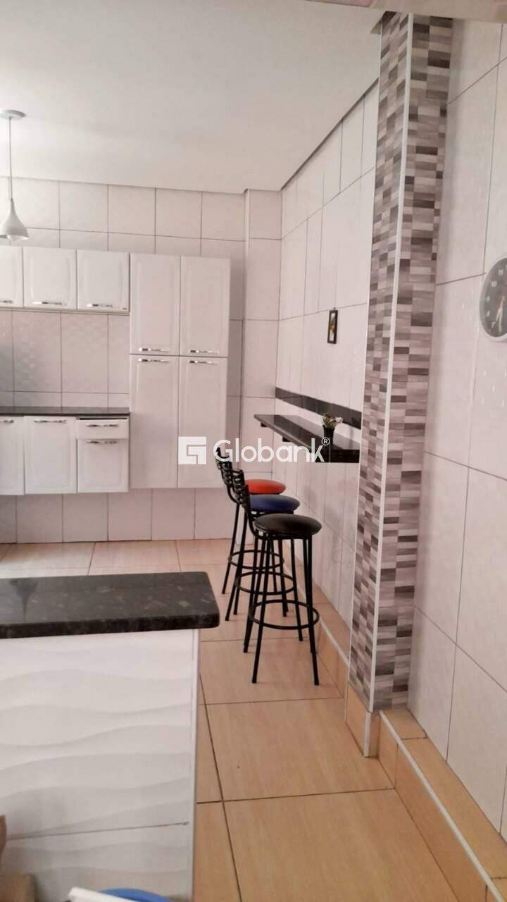 Casa 2 quartos à venda Dona Gregória 60m² Montes Claros MG: COZINHA
