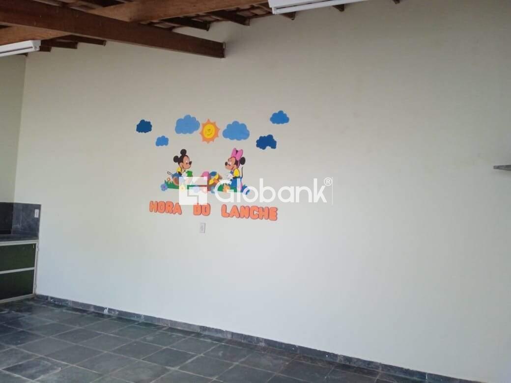 Casa 5 quartos à venda Cândida Câmara 163m² Montes Claros MG: Varanda