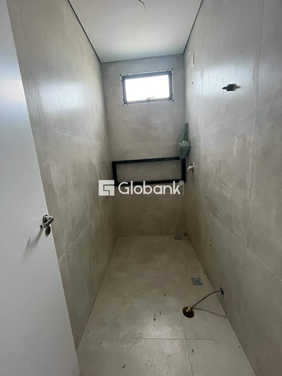 Casa 4 quartos à venda Ibituruna 200m² Montes Claros MG: BANHEIRO SOCIAL-SEGUNDO PISO