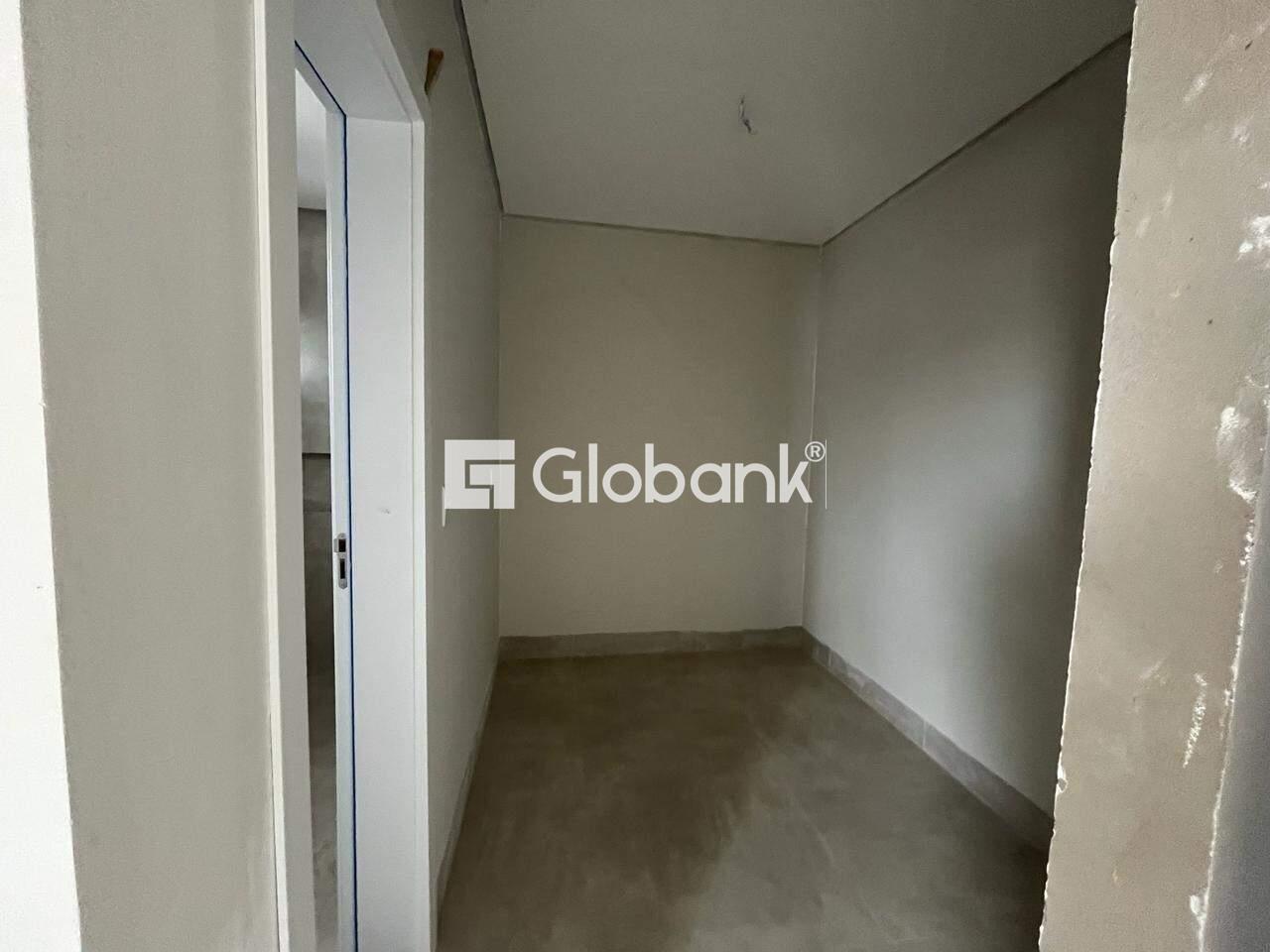 Casa 4 quartos à venda Ibituruna 200m² Montes Claros MG: CLOSET