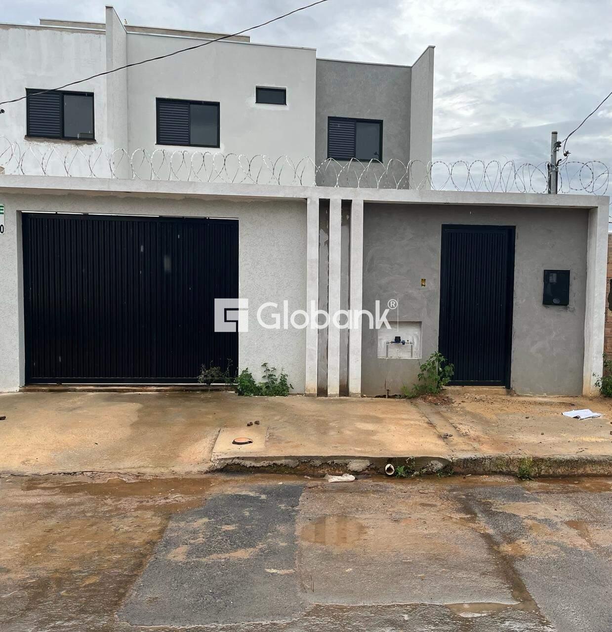 Casa 4 quartos à venda Ibituruna 200m² Montes Claros MG: FACHADA DA CASA