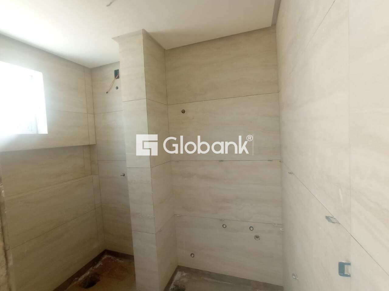 Cobertura 5 quartos à venda Cândida Câmara 260m² Montes Claros MG: Banheiro