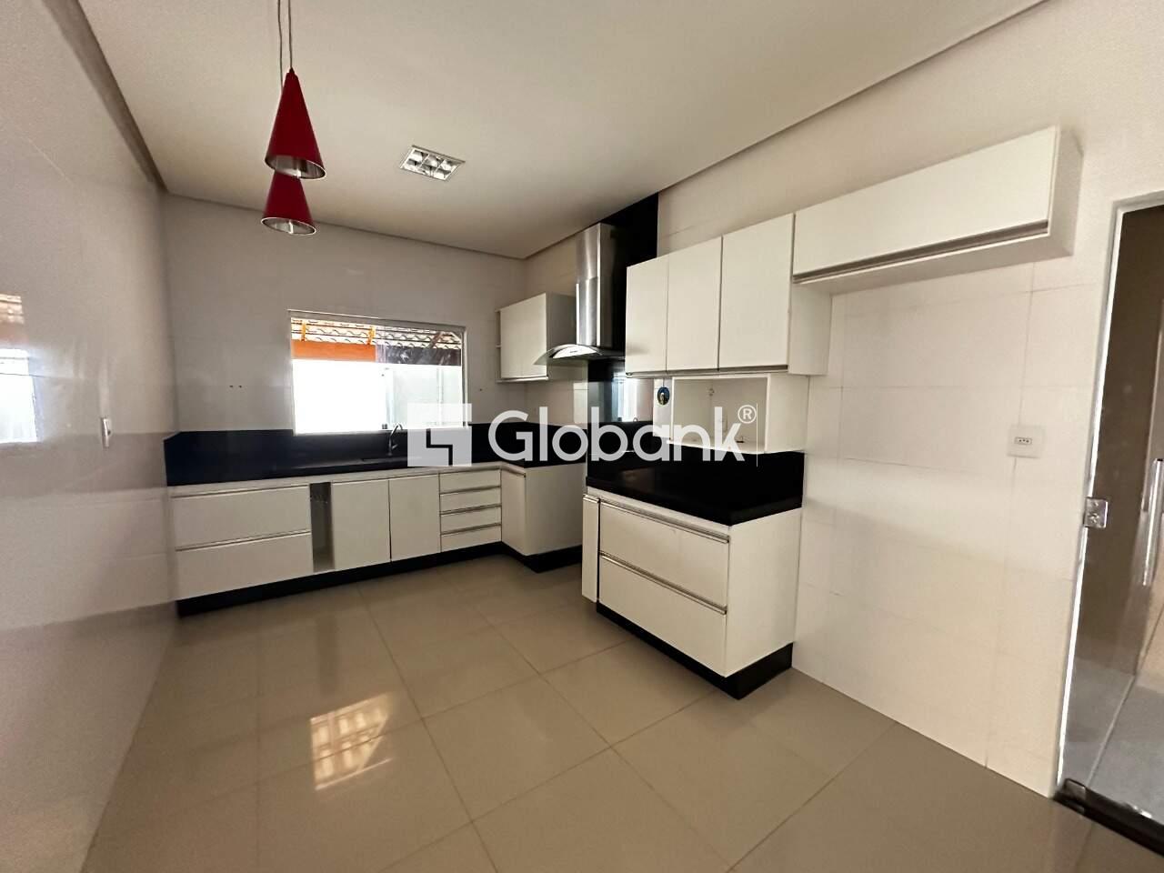 Casa 3 quartos à venda Planalto 240m² Montes Claros MG: Cozinha