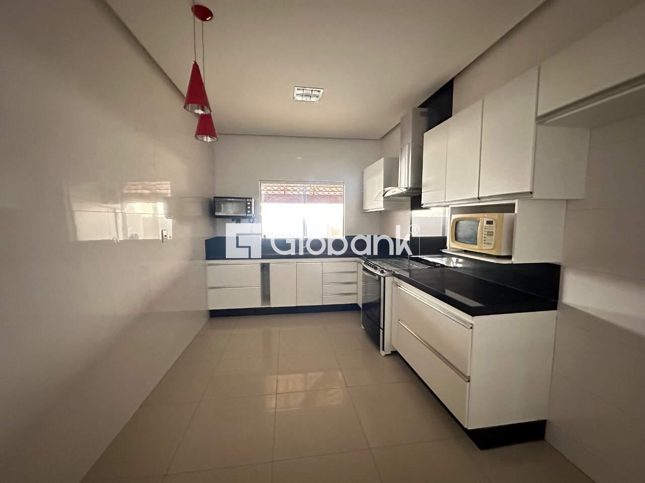 Casa 3 quartos à venda Planalto 240m² Montes Claros MG: Cozinha