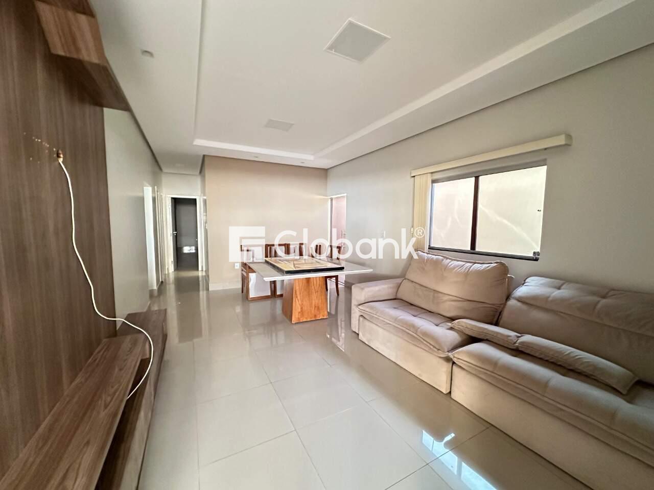 Casa 3 quartos à venda Planalto 240m² Montes Claros MG: Sala