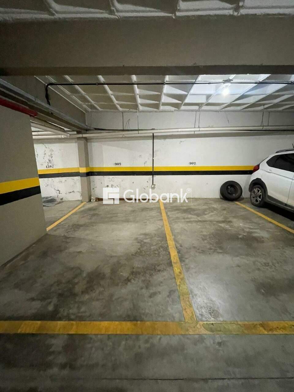 Apartamento 4 quartos à venda Centro 145m² Montes Claros MG: GARAGEM 2 CARROS