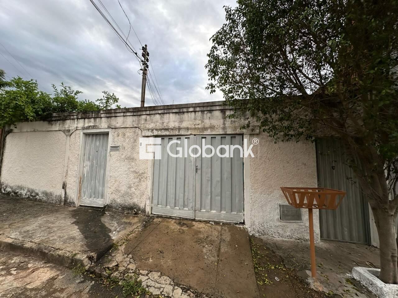 Casa 3 quartos à venda Vila Guilhermina 150m² Montes Claros MG: fachada