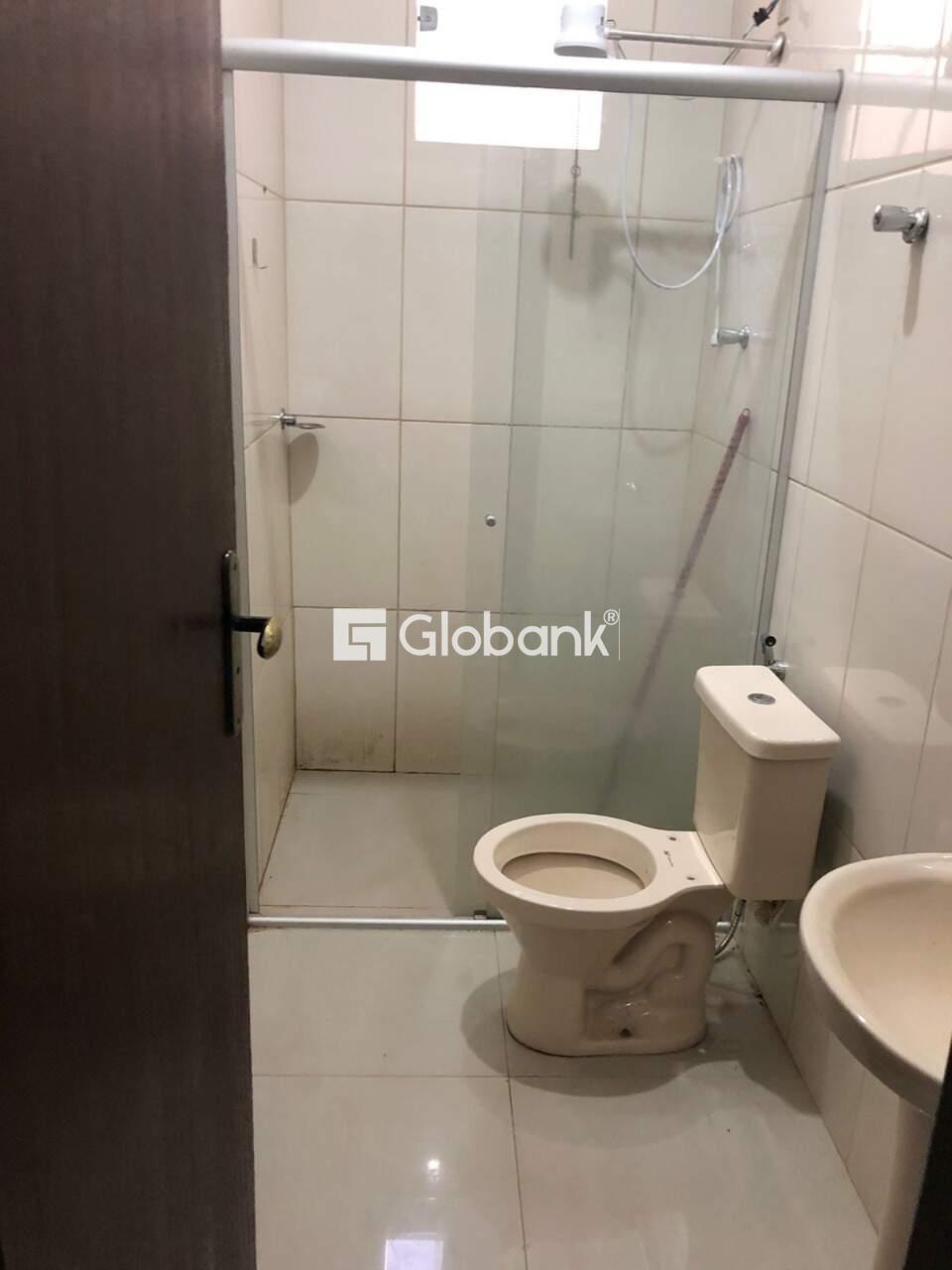 Casa 3 quartos à venda Vila Sion 100m² Montes Claros MG: Banho