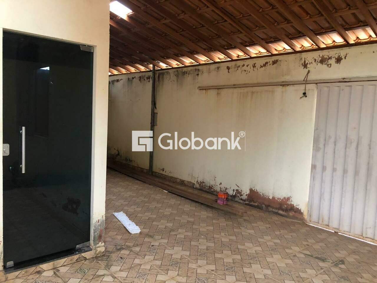 Casa 3 quartos à venda Vila Sion 100m² Montes Claros MG: Foto garagem