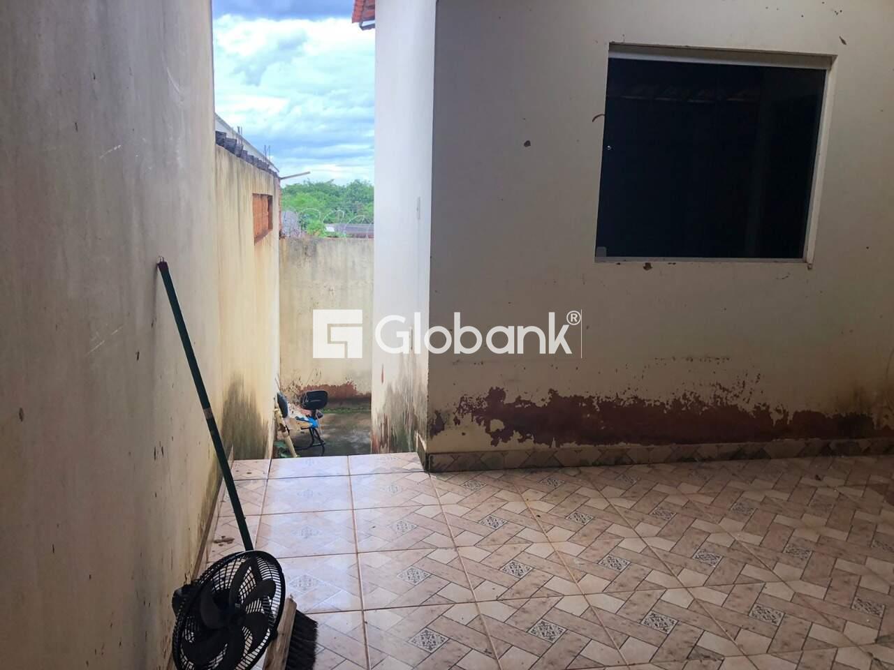 Casa 3 quartos à venda Vila Sion 100m² Montes Claros MG: Parte da garagem