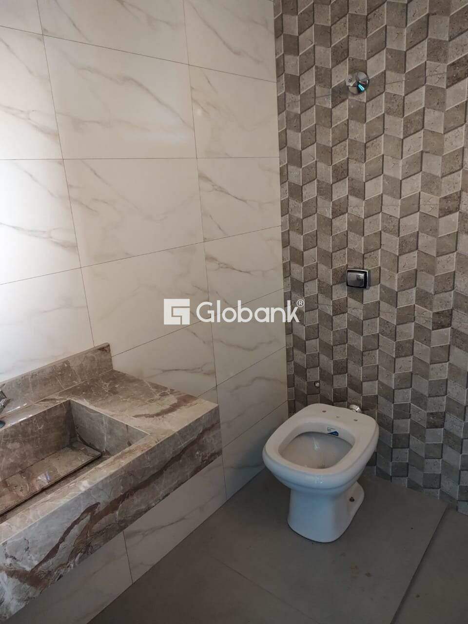 Casa 3 quartos à venda Santo Inácio 85m² Montes Claros MG: Banheiro