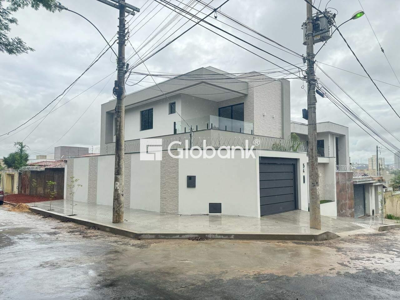 Casa 3 quartos à venda Ibituruna 160m² Montes Claros MG: Fachada