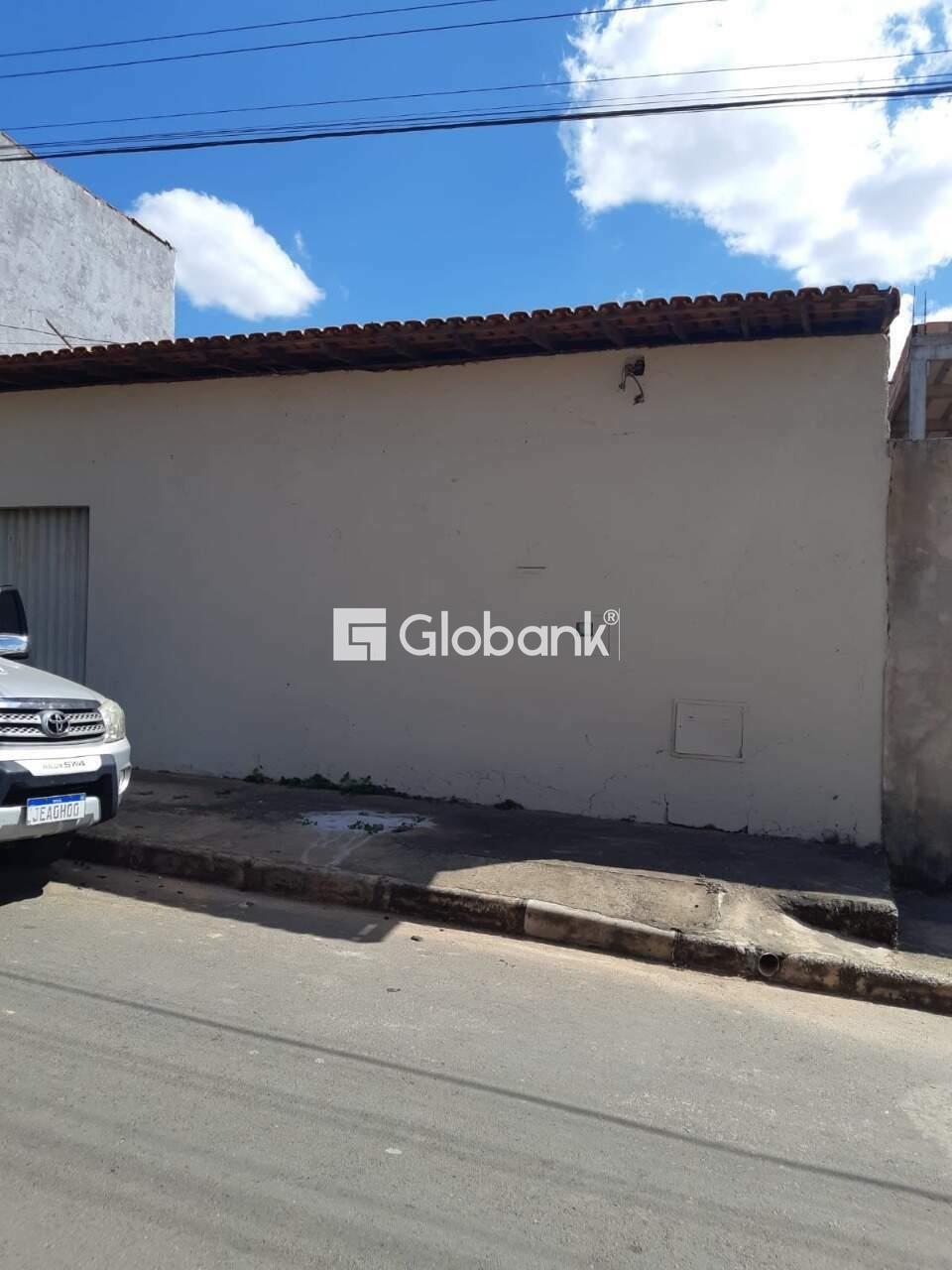 Casa 2 quartos à venda Vila Sion 180m² Montes Claros MG: FRENTE DA CASA