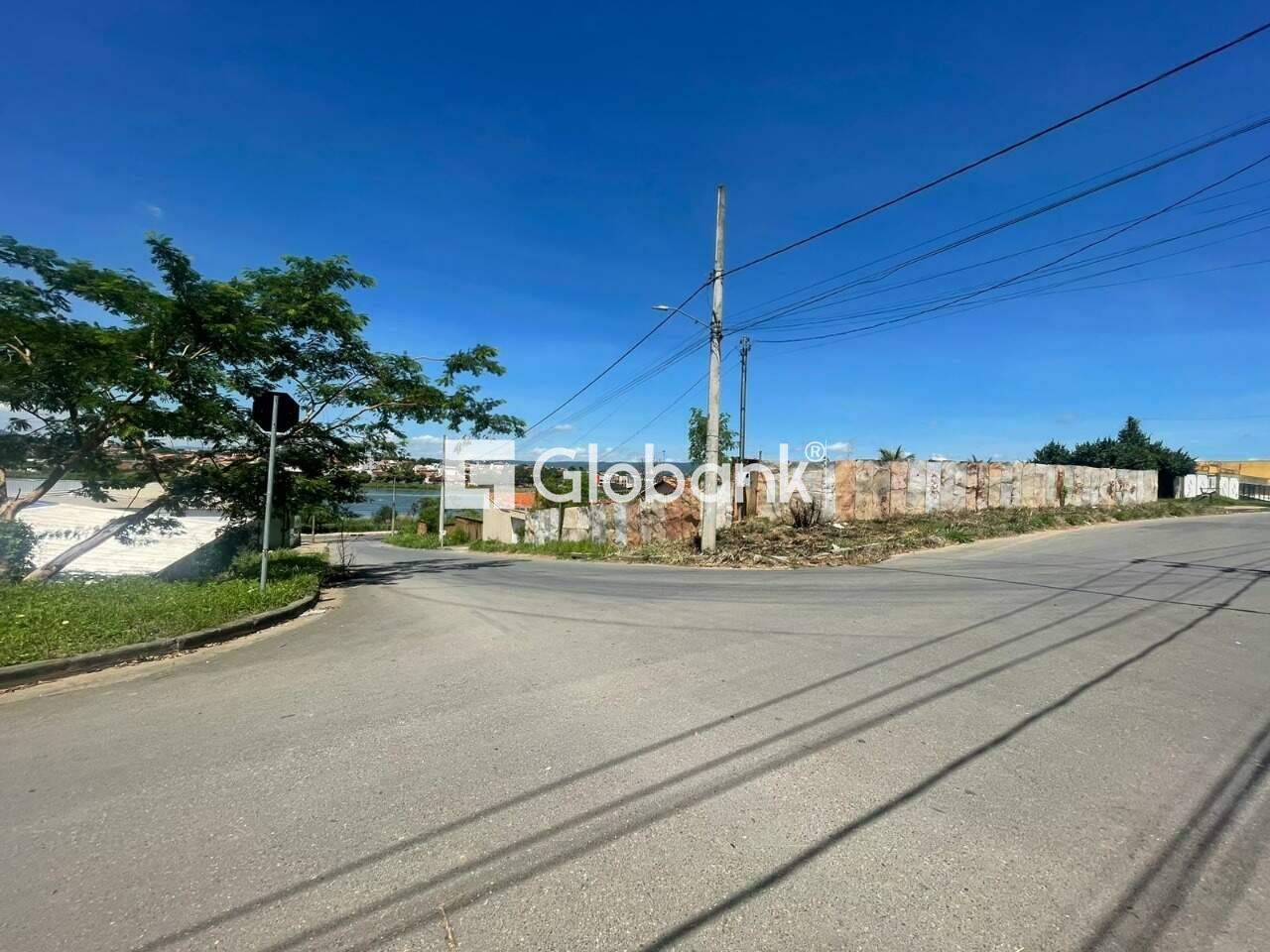 Terreno comercial à venda Guarujá 0m² Montes Claros MG: Lote de esquina