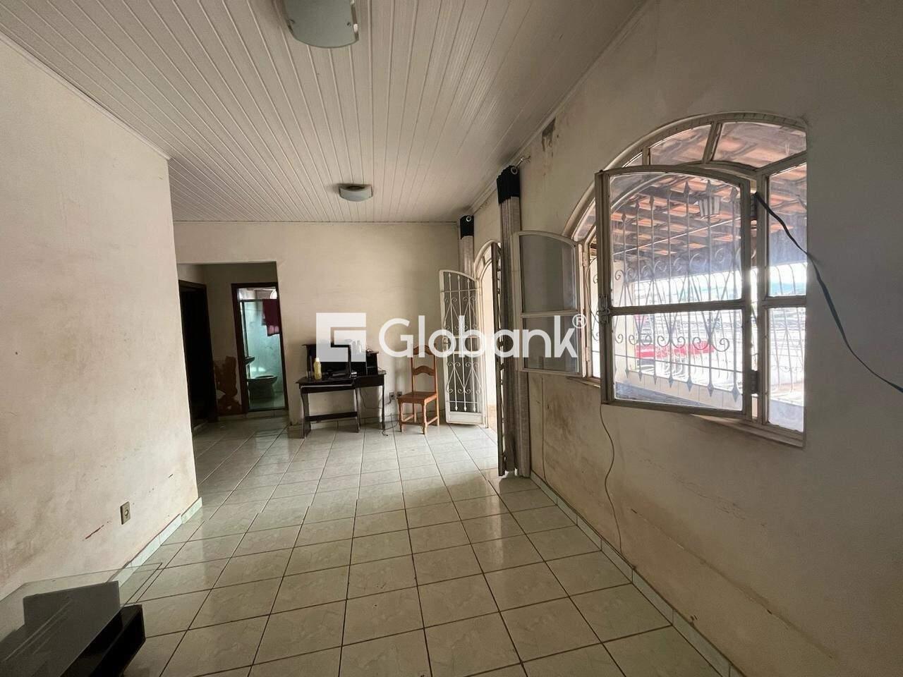 Casa 2 quartos à venda Lourdes 138m² Montes Claros MG: Sala