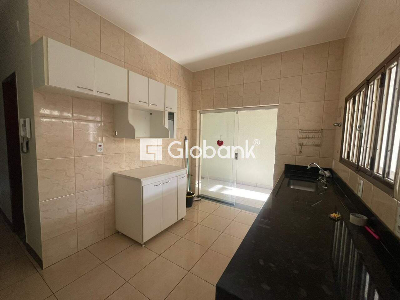 Casa 4 quartos à venda Santa Rita I 135m² Montes Claros MG: 
