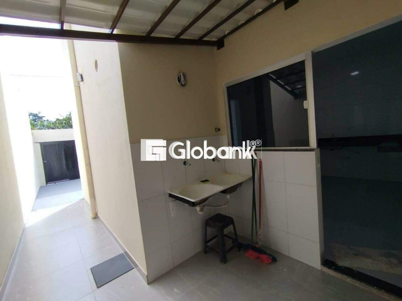 Sobrado 2 quartos à venda Alto Floresta 0m² Montes Claros MG: 
