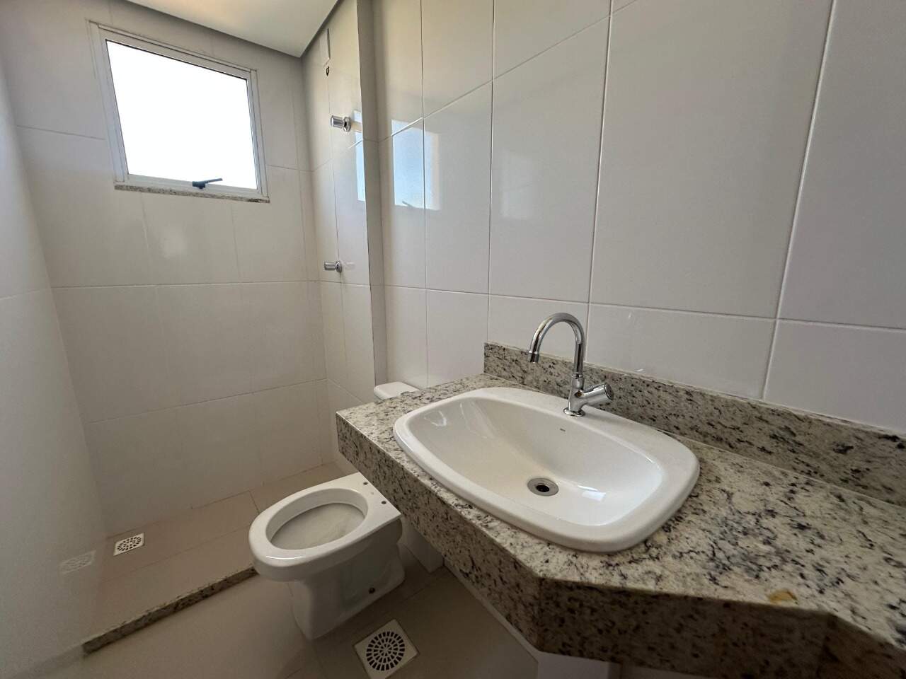 Apartamento 3 quartos para aluguel São José 93m² Montes Claros MG: Banheiro social