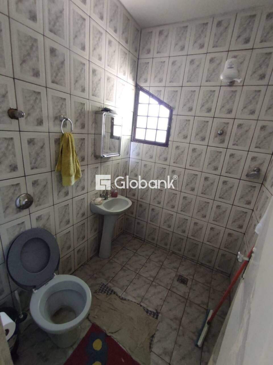 Casa 3 quartos à venda Independência 100m² Montes Claros MG: c9c8c686-ea05-46cf-90ad-853a4deadeda