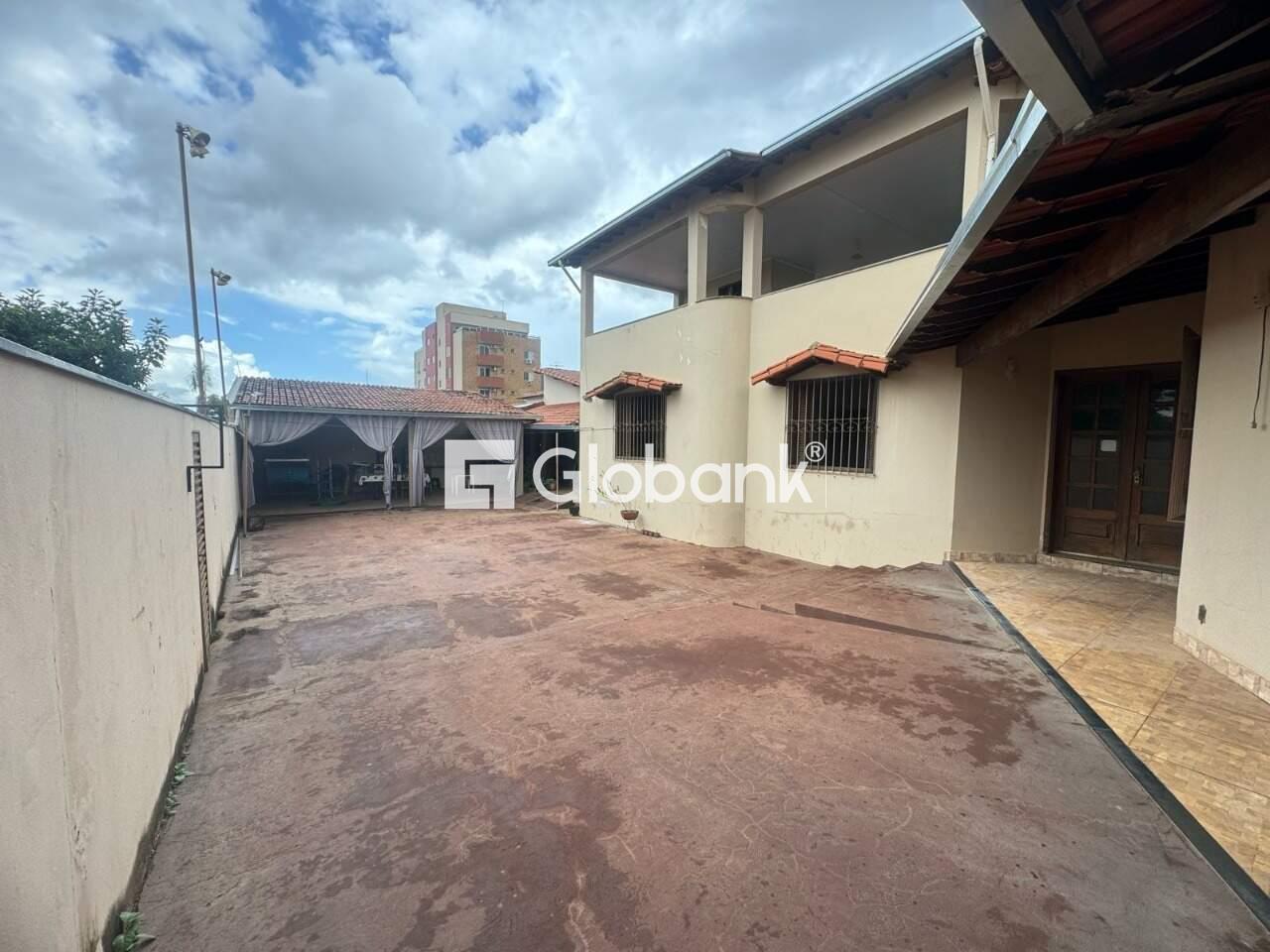 Casa 4 quartos à venda Augusta Mota 600m² Montes Claros MG: 