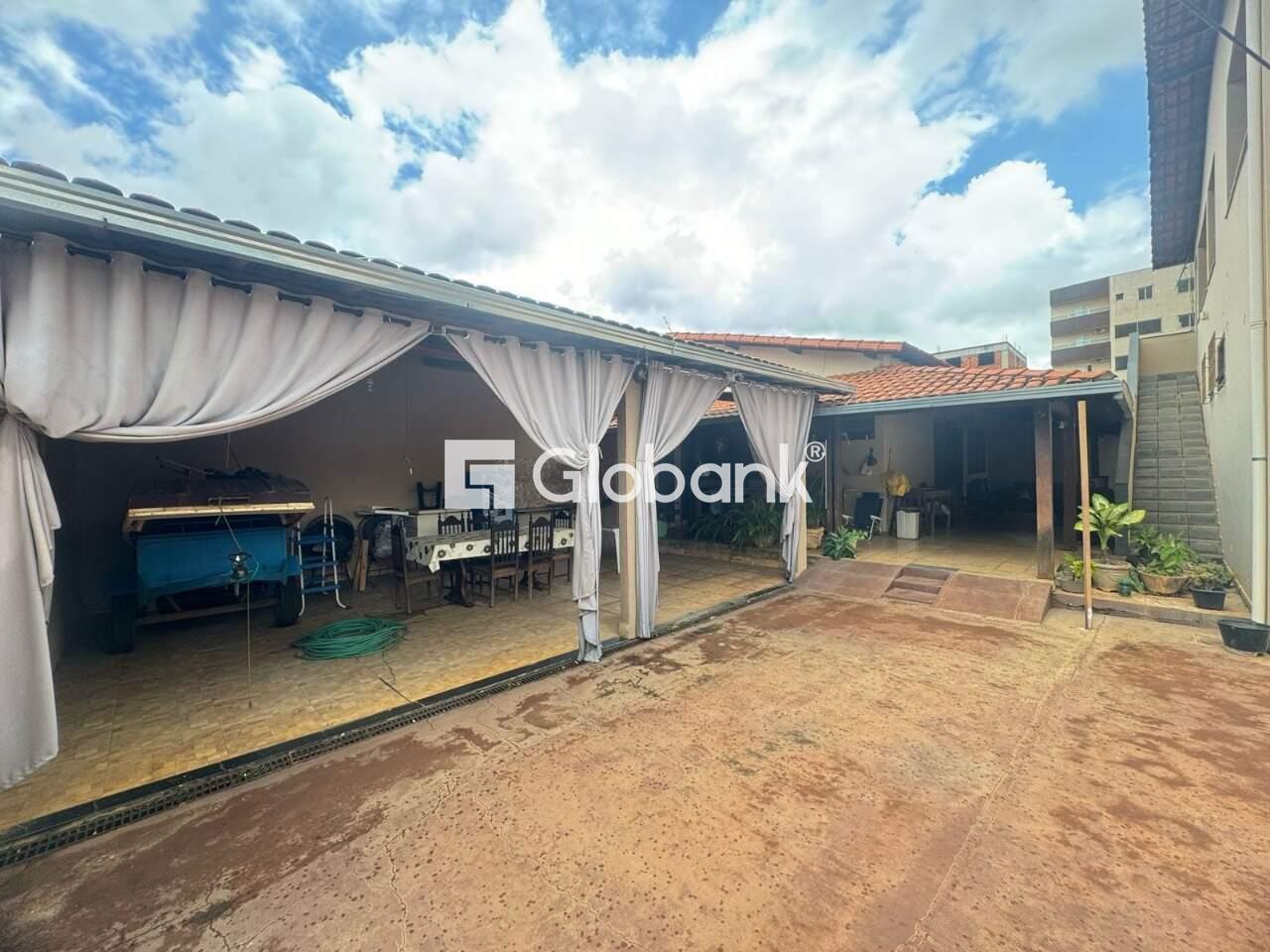 Casa 4 quartos à venda Augusta Mota 600m² Montes Claros MG: 