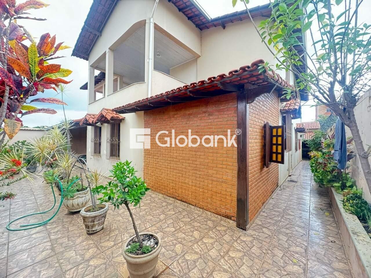 Casa 4 quartos à venda Augusta Mota 600m² Montes Claros MG: 