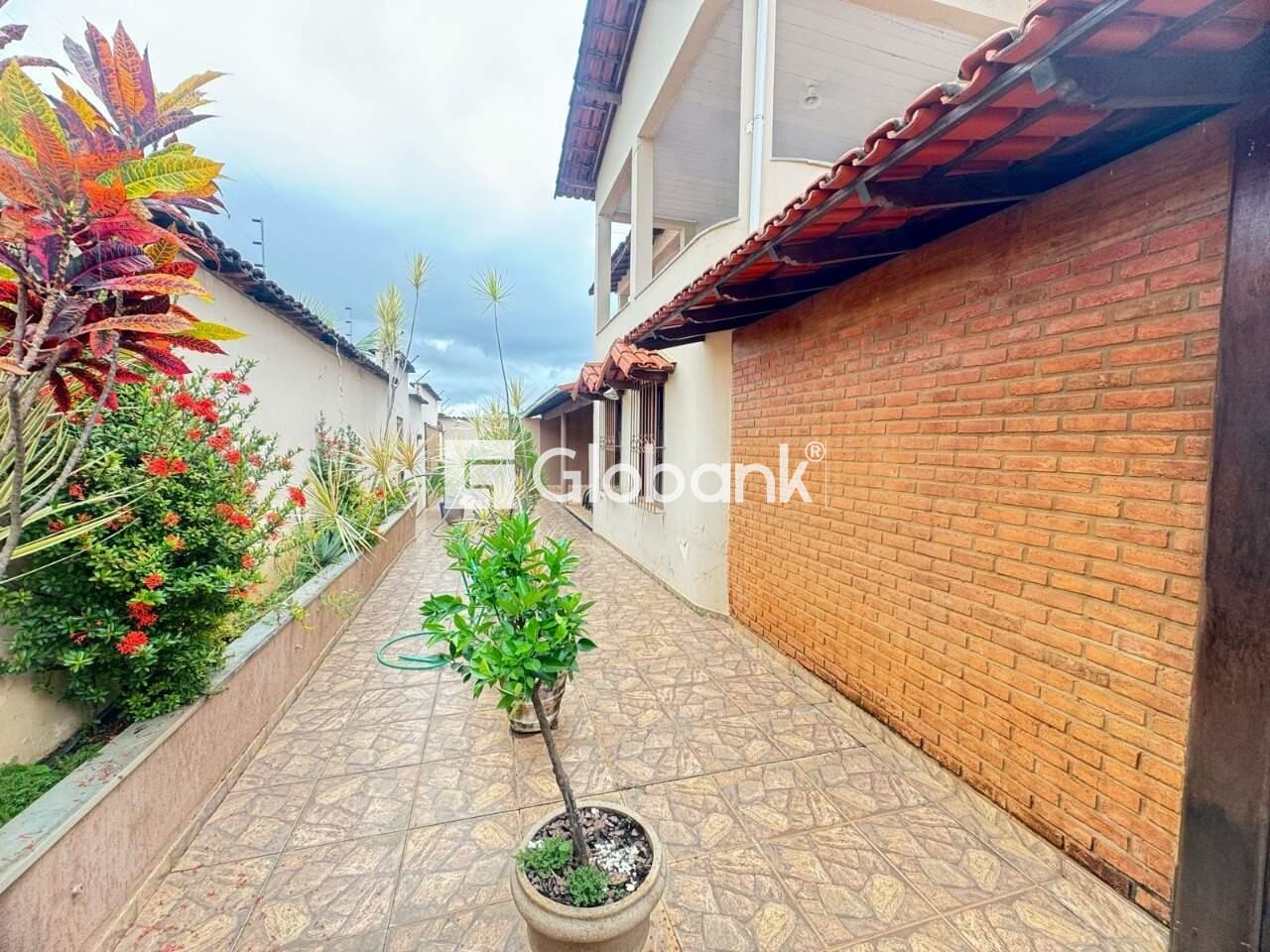 Casa 4 quartos à venda Augusta Mota 600m² Montes Claros MG: 