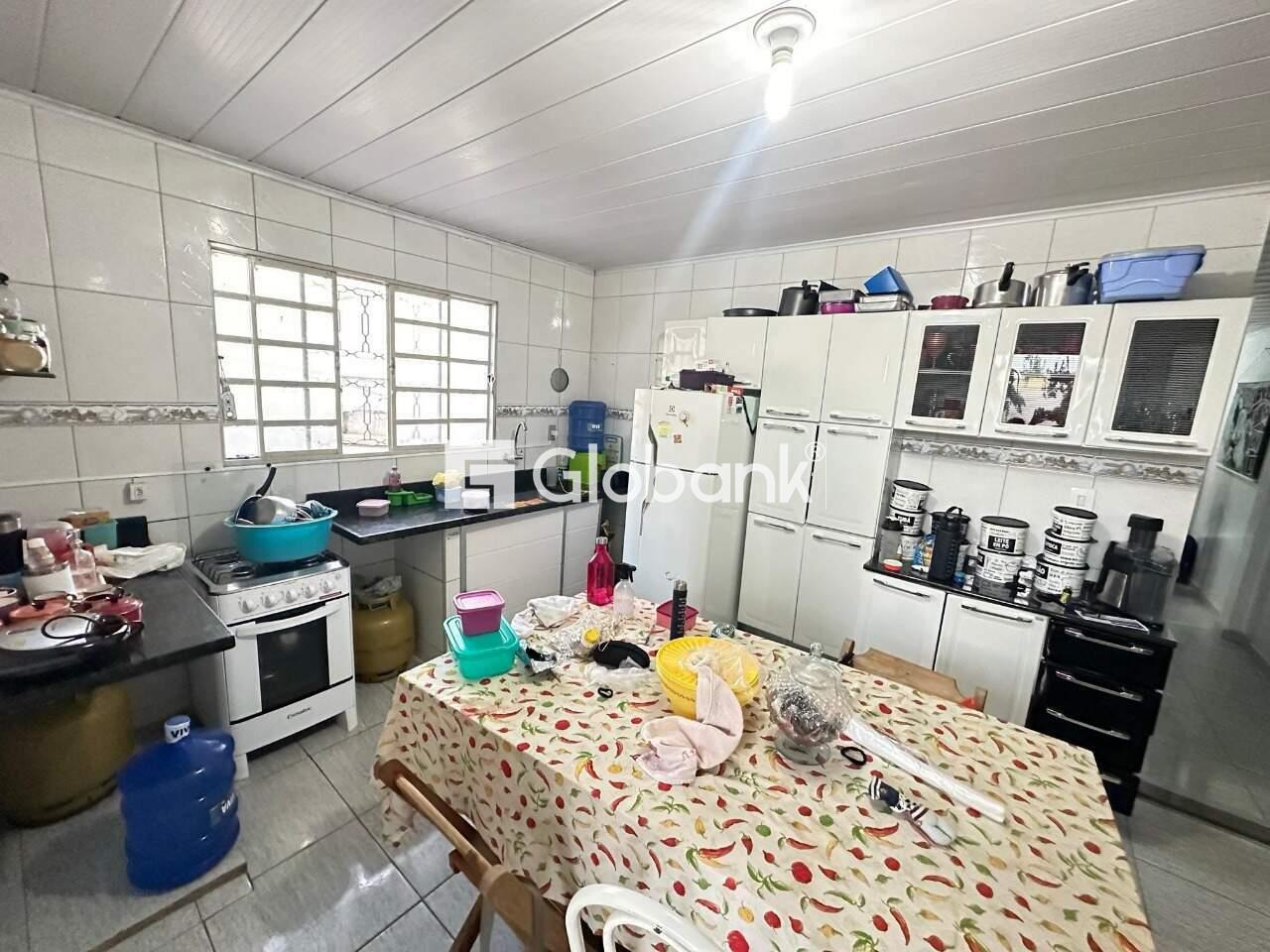 Casa 4 quartos à venda Vila Sumaré 180m² Montes Claros MG: 