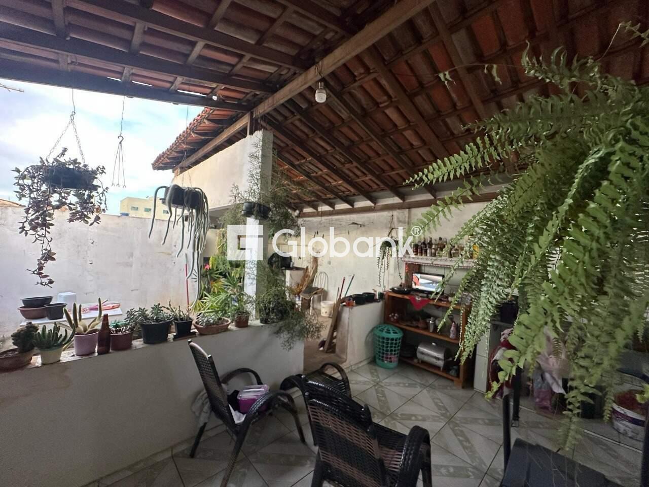 Casa 4 quartos à venda Vila Sumaré 180m² Montes Claros MG: 