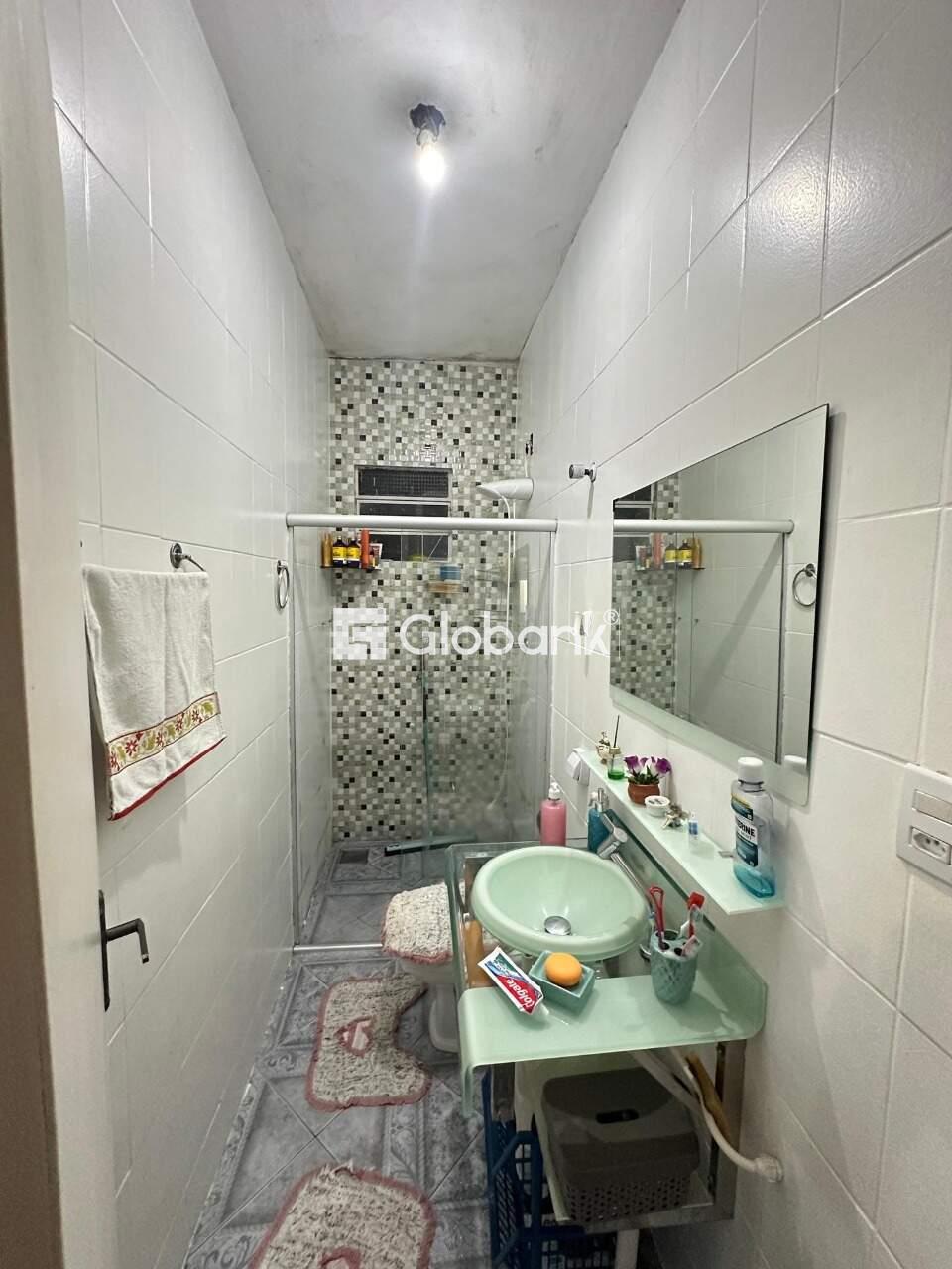 Casa 4 quartos à venda Vila Sumaré 180m² Montes Claros MG: 