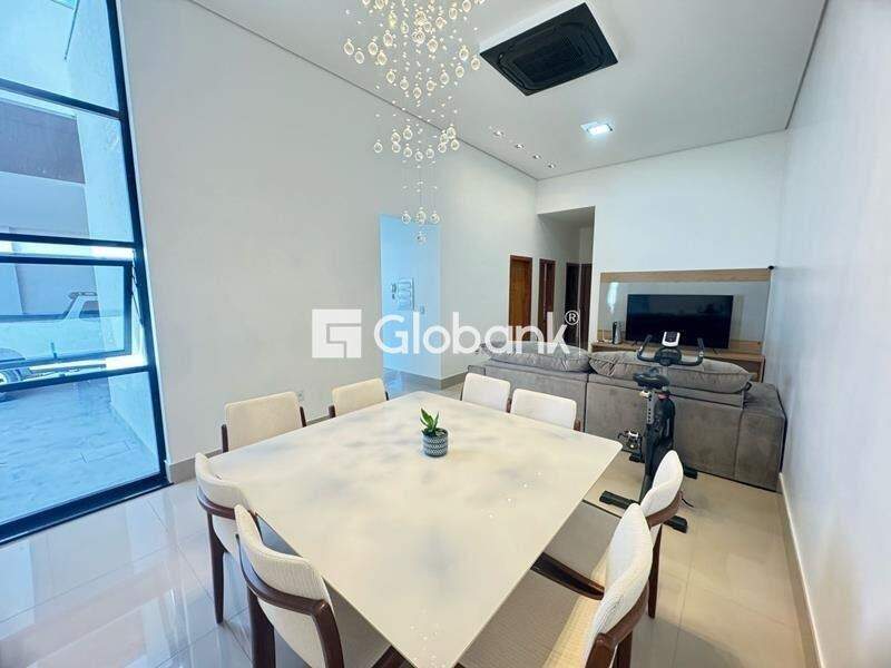 Casa 3 quartos à venda Ibituruna 150m² Montes Claros MG: 