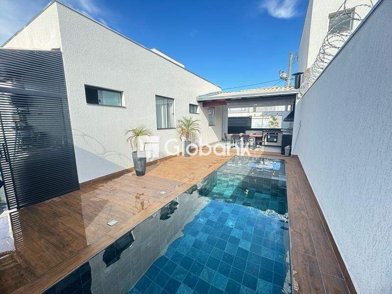 Casa 3 quartos à venda Ibituruna 150m² Montes Claros MG: