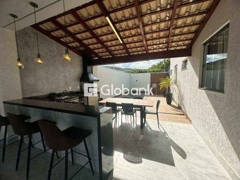 Casa 3 quartos à venda Ibituruna 150m² Montes Claros MG: