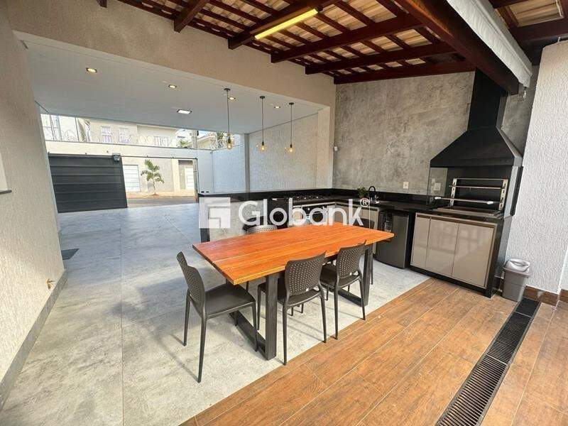 Casa 3 quartos à venda Ibituruna 150m² Montes Claros MG: