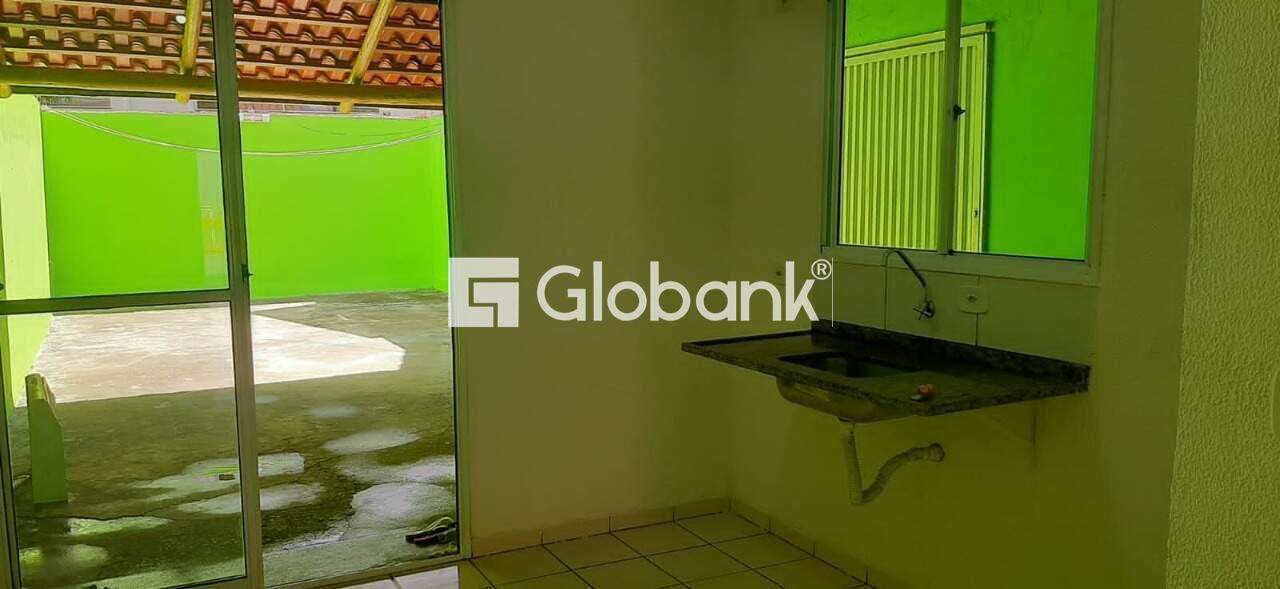 Casa 2 quartos à venda Independência 55m² Montes Claros MG: 2fd6a8d9-bd8d-40d0-a5a0-6e294f3847ac