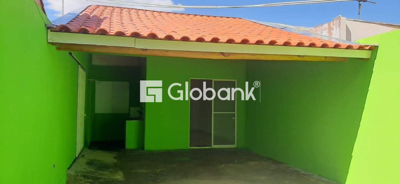 Casa 2 quartos à venda Independência 55m² Montes Claros MG: ef836f25-d19d-47cd-b188-5bc78cc8b4e1