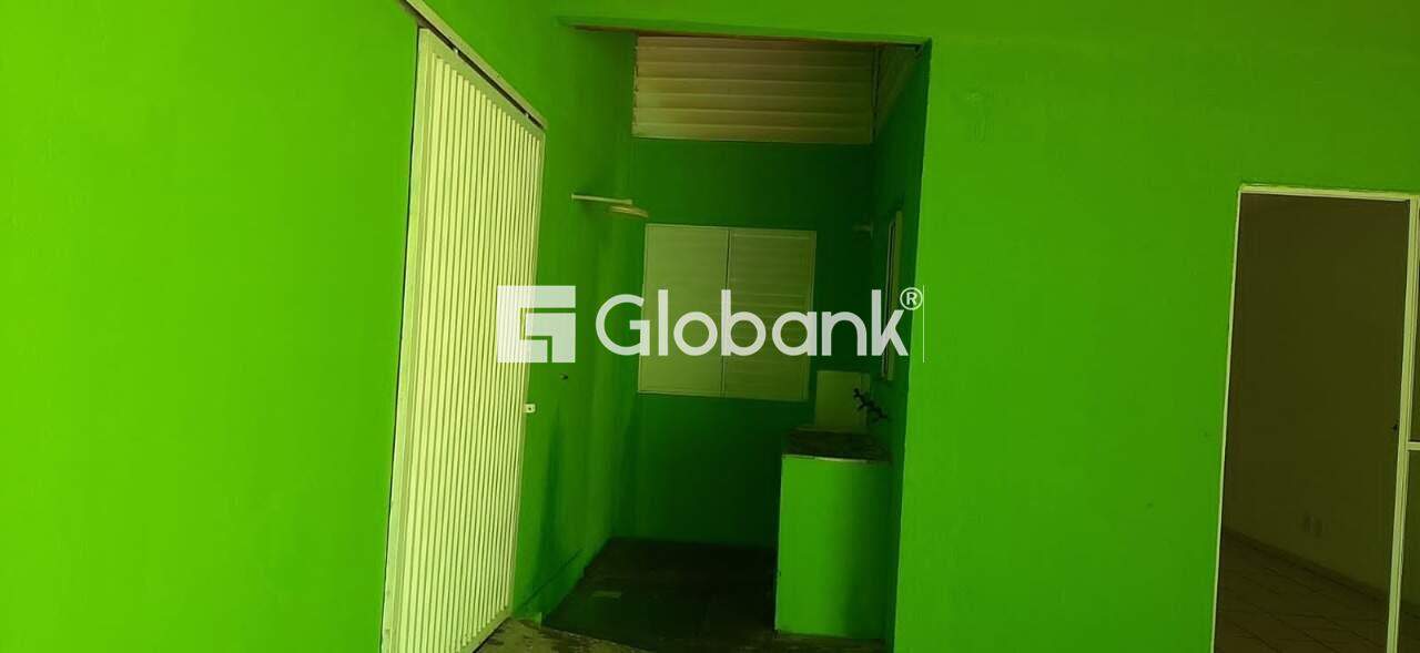 Casa 2 quartos à venda Independência 55m² Montes Claros MG: f404da42-5fe6-48e4-91e6-2254a560411d