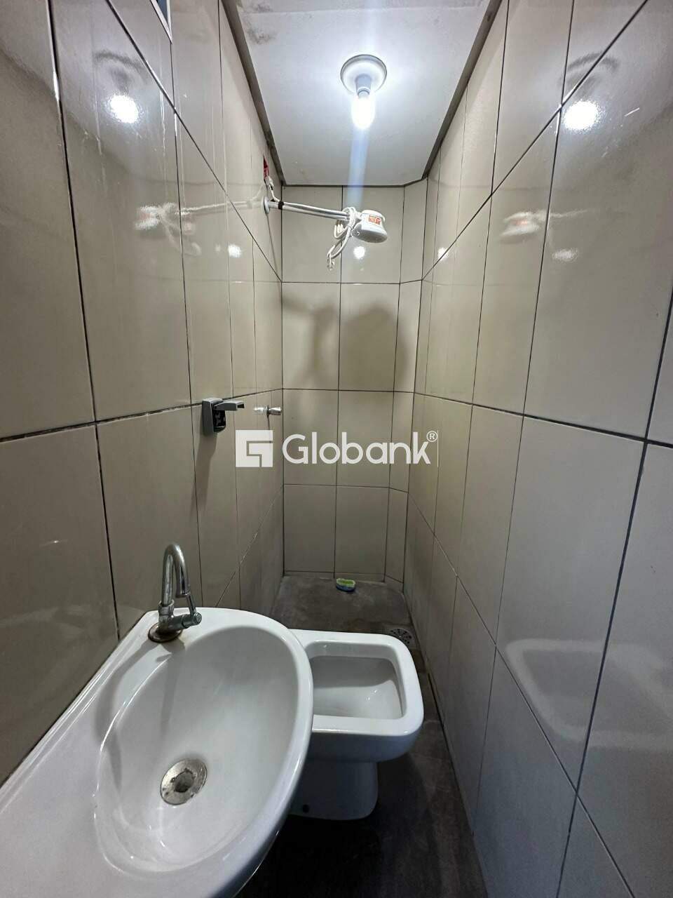 Casa 3 quartos para aluguel João Botelho 80m² Montes Claros MG: Lavabo