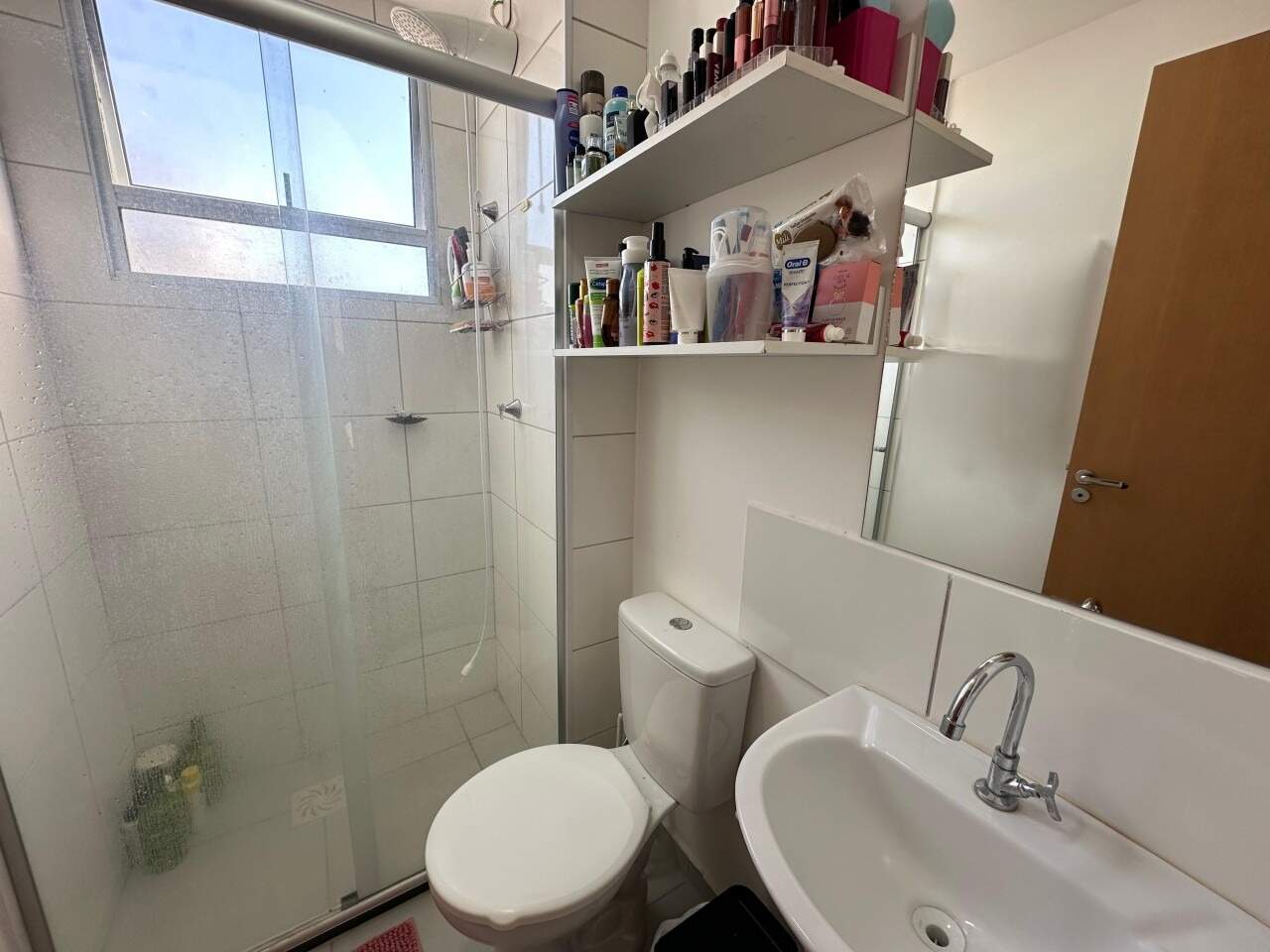 Apartamento 2 quartos para aluguel São Judas Tadeu 42m² Montes Claros MG: Banheiro Social