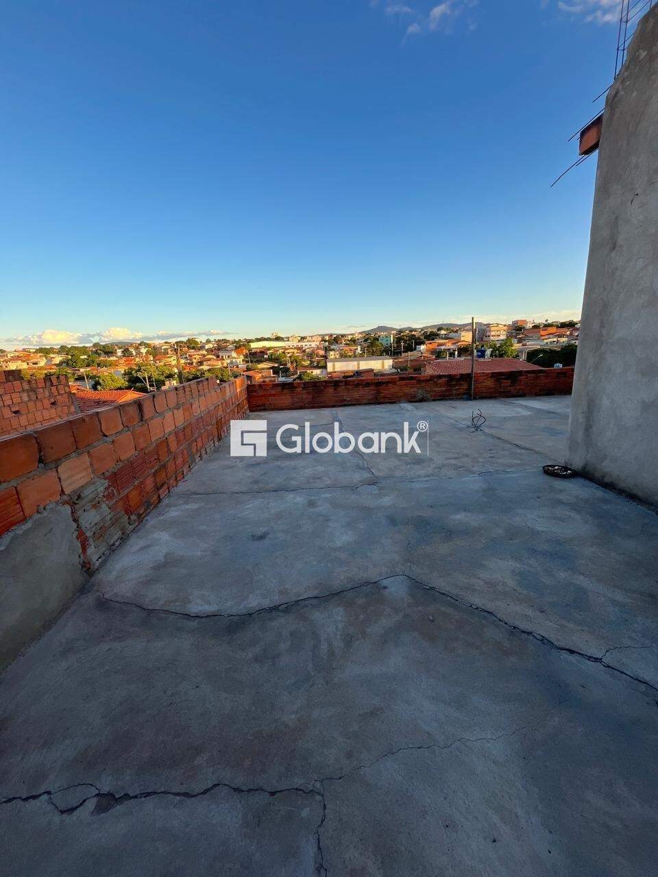 Casa 7 quartos à venda Santa Lúcia 0m² Montes Claros MG: SACADA CASA SEGUNDO PAVIMENTO