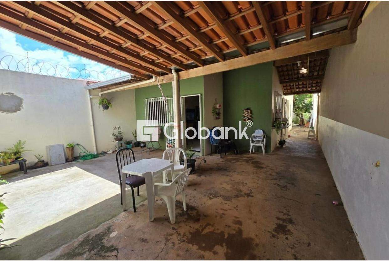 Casa 3 quartos à venda Independência 0m² Montes Claros MG: 2d882b93-5159-41d4-a86d-228c1c9e68d1