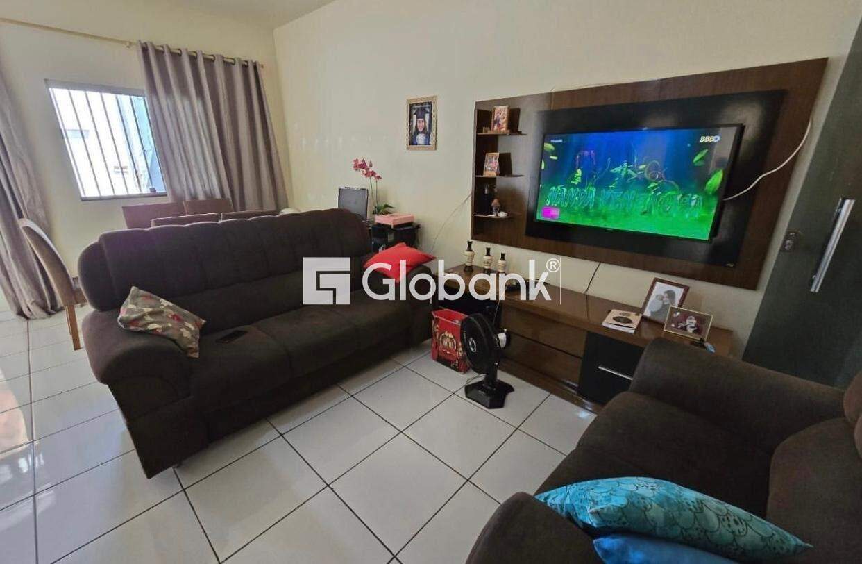 Casa 3 quartos à venda Independência 0m² Montes Claros MG: 98864b97-ad06-4507-97d4-1a6c04d1df6c