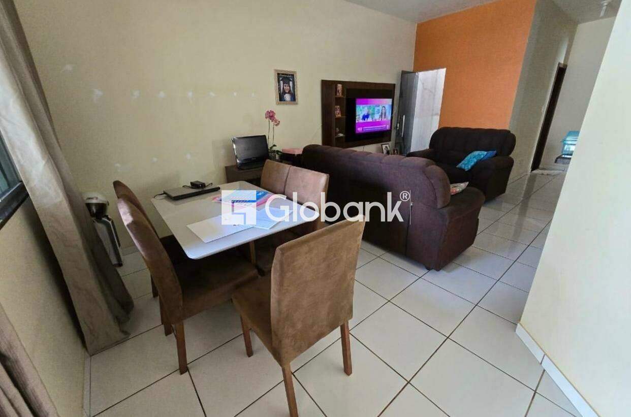 Casa 3 quartos à venda Independência 0m² Montes Claros MG: d8d6d1ee-cb17-4c2b-b319-c95c811e2fd6