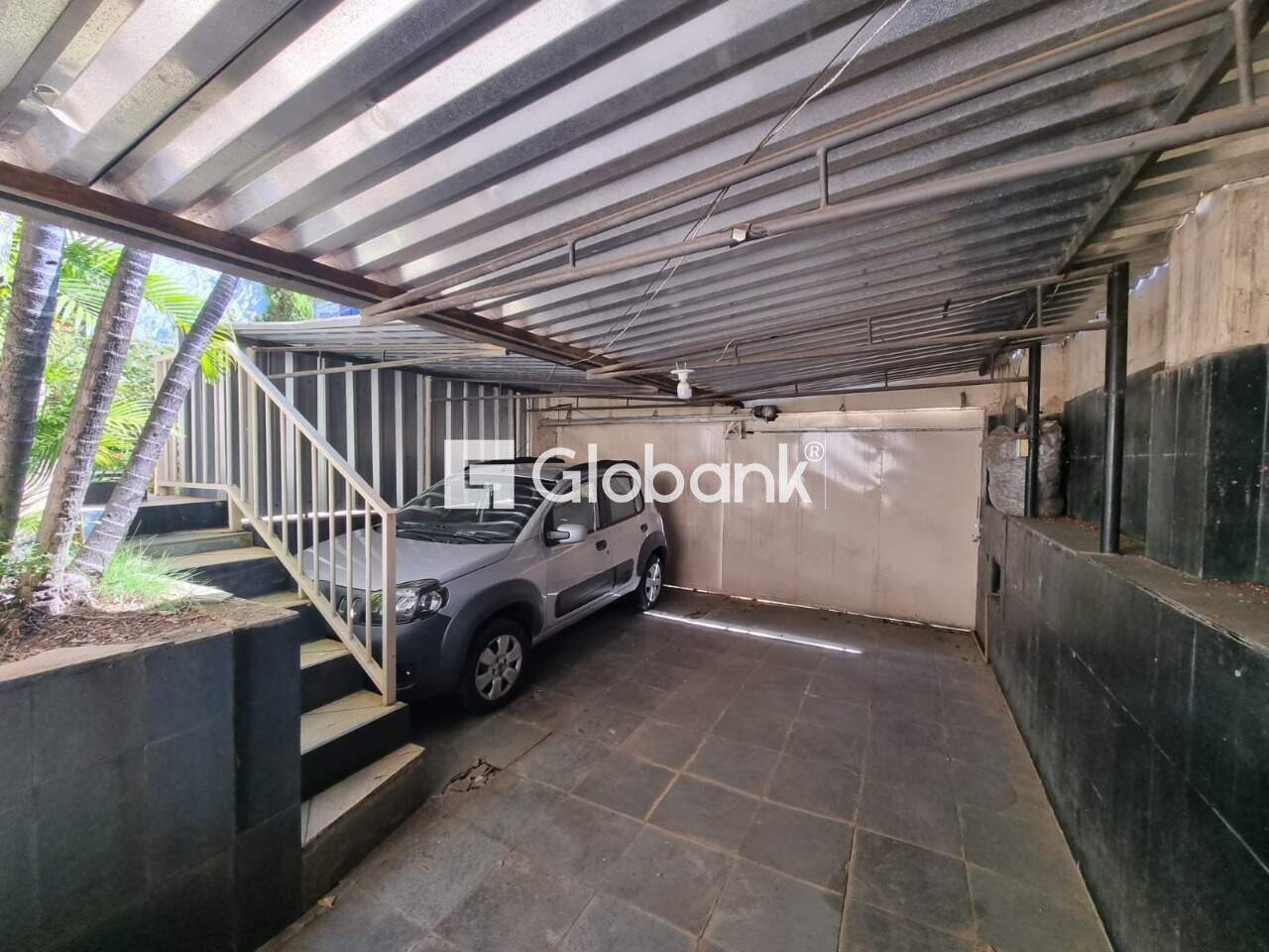 Casa 5 quartos à venda Centro 0m² Montes Claros MG: GARAGEM