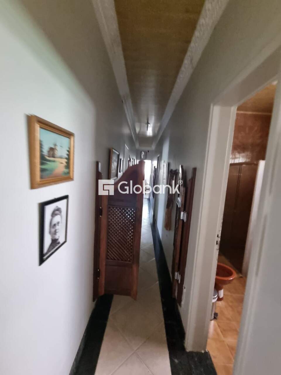 Casa 5 quartos à venda Centro 0m² Montes Claros MG: