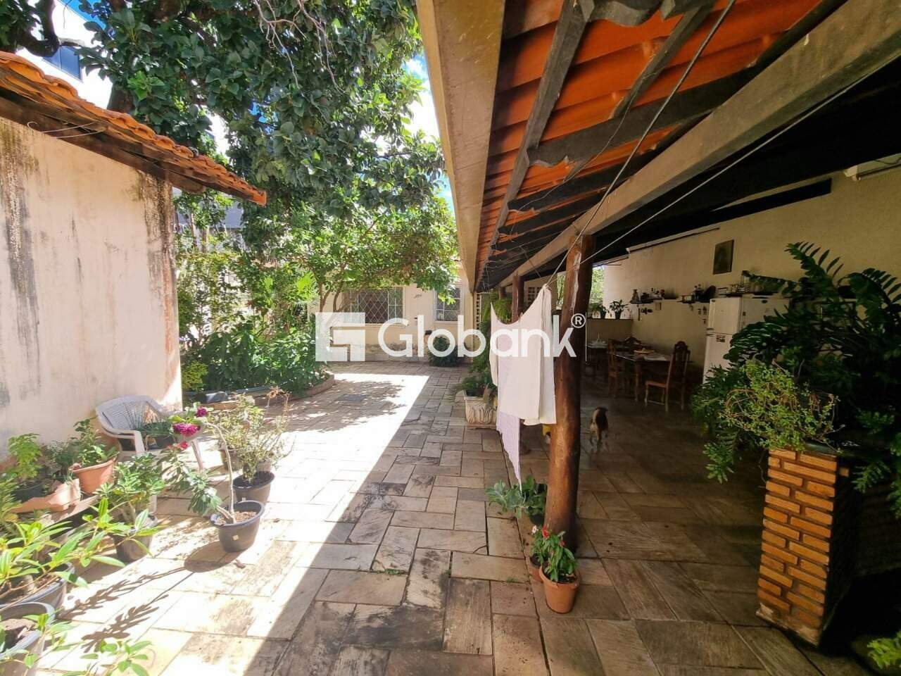 Casa 5 quartos à venda Centro 0m² Montes Claros MG: QUINTAL