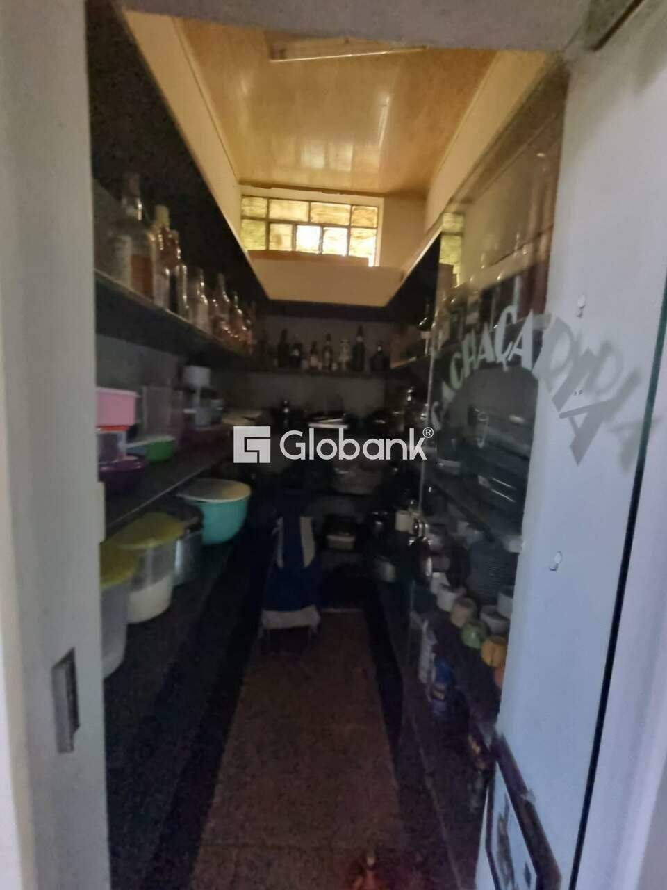Casa 5 quartos à venda Centro 0m² Montes Claros MG: DESPENSA